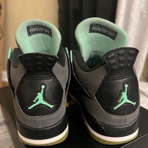 Air Jordan Retro 4 Green Glows